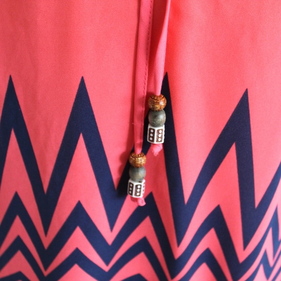 JOLT Sheer High-Lo Chevron 3/4 sleeve Top / Blouse - Picture 4 of 5